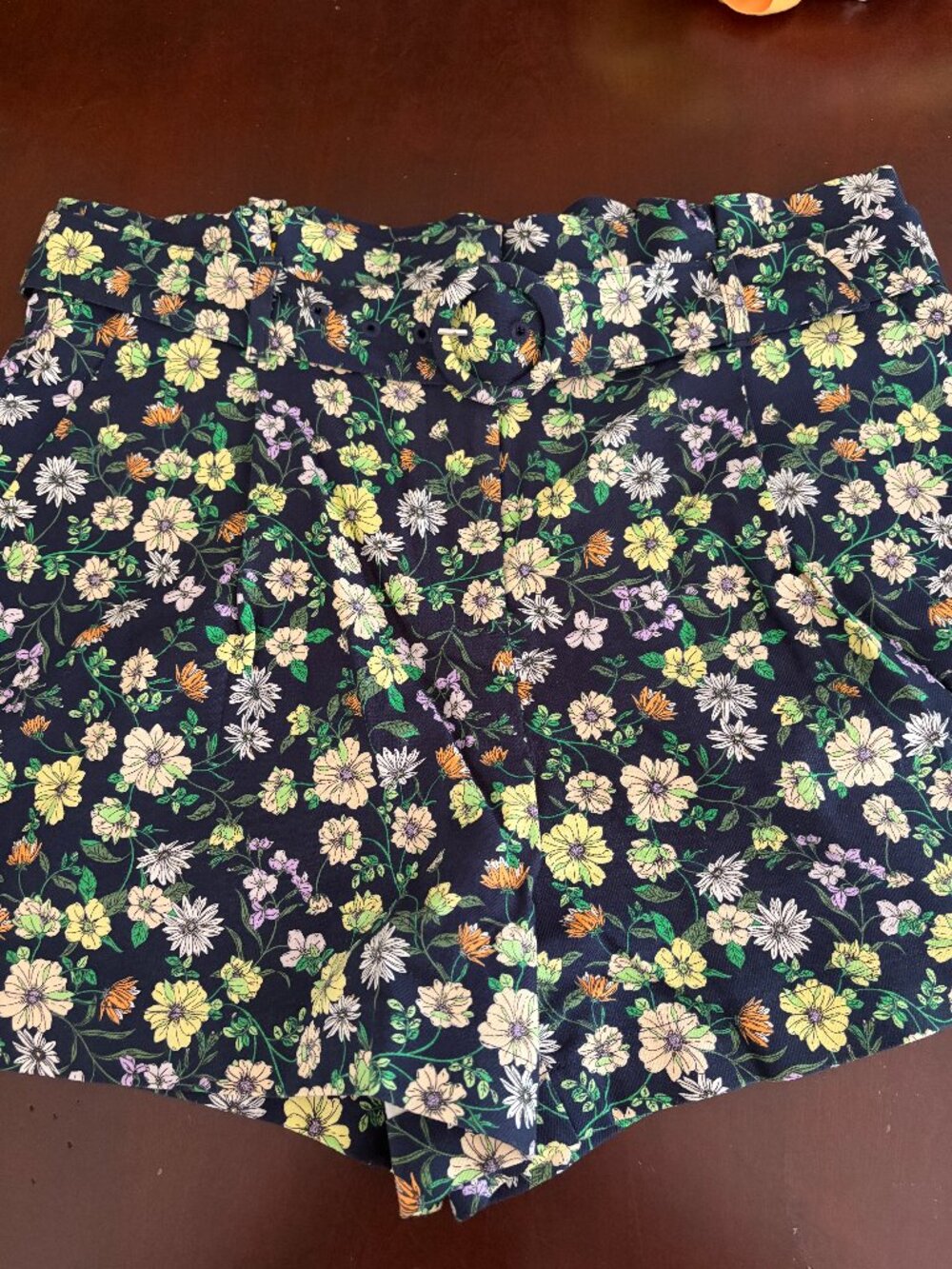 Loft High Waisted Pleated Front Navy Floral Shorts Size 6